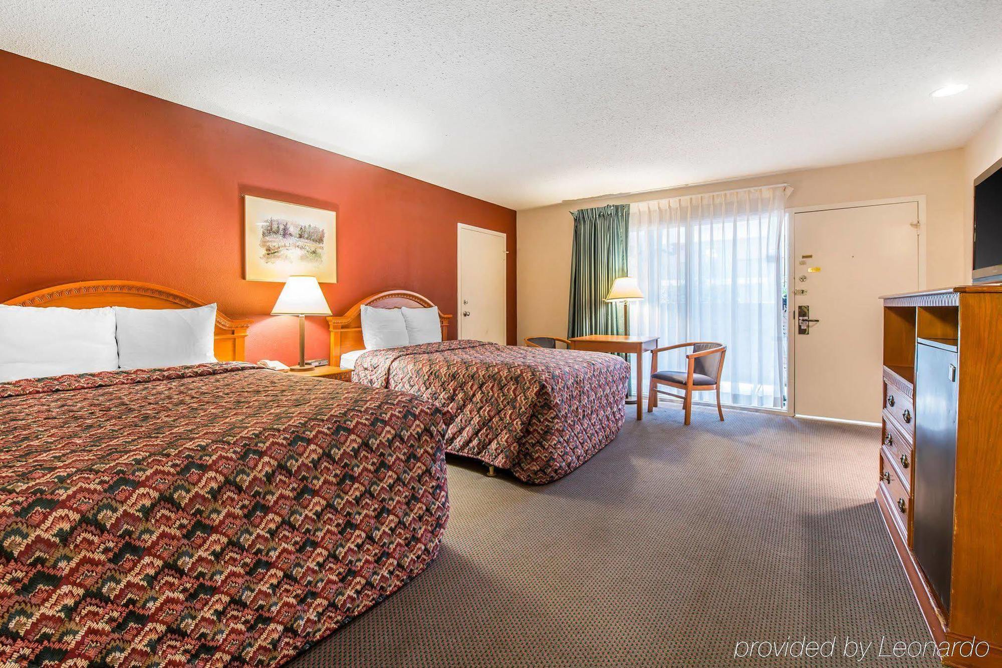 Rodeway Inn Cow Palace Ламар Экстерьер фото